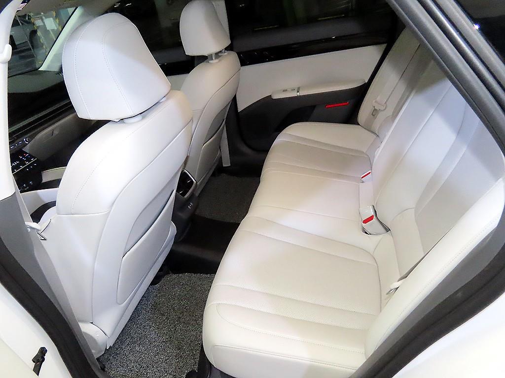 HYUNDAI Grandeur - Vista 7