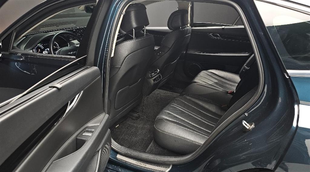 Genesis G80 - Vista 9