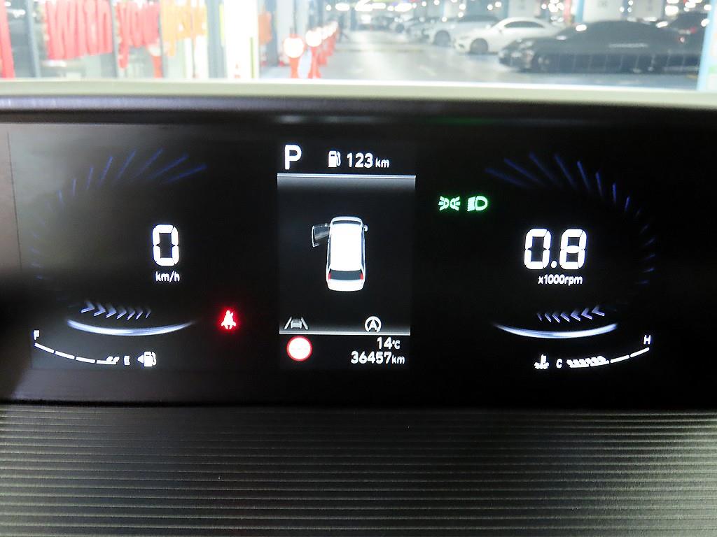 HYUNDAI Staria - Vista 9