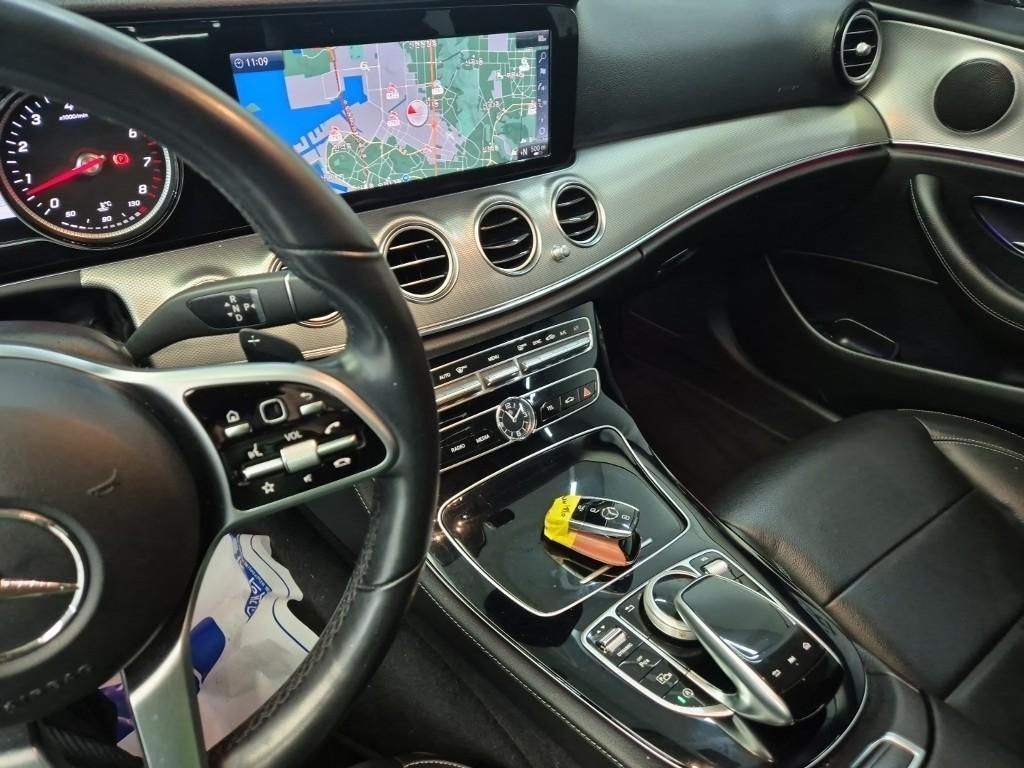 Mercedes Benz E class - Vista 10