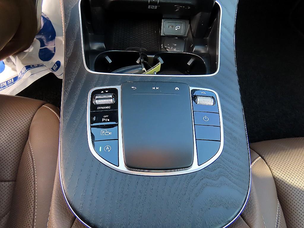 Mercedes Benz E class - Vista 12