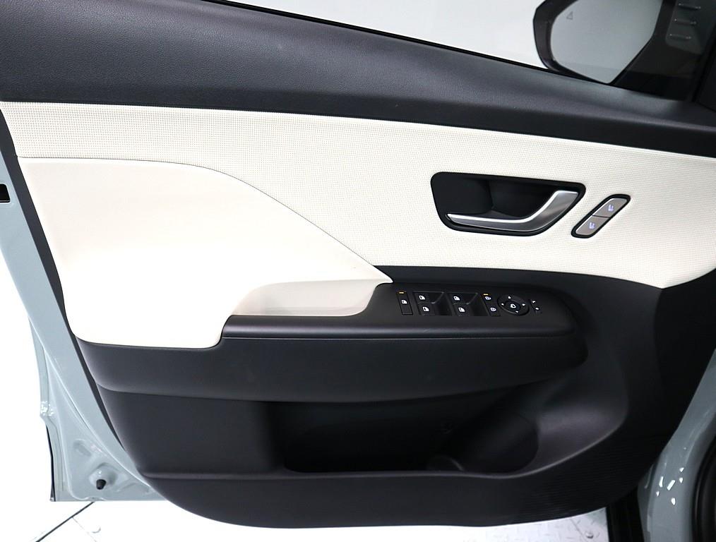 HYUNDAI Kona - Vista 8