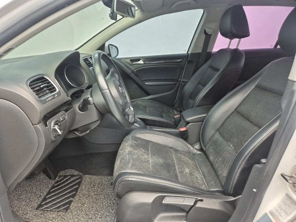 Volkswagen Golf - Vista 11