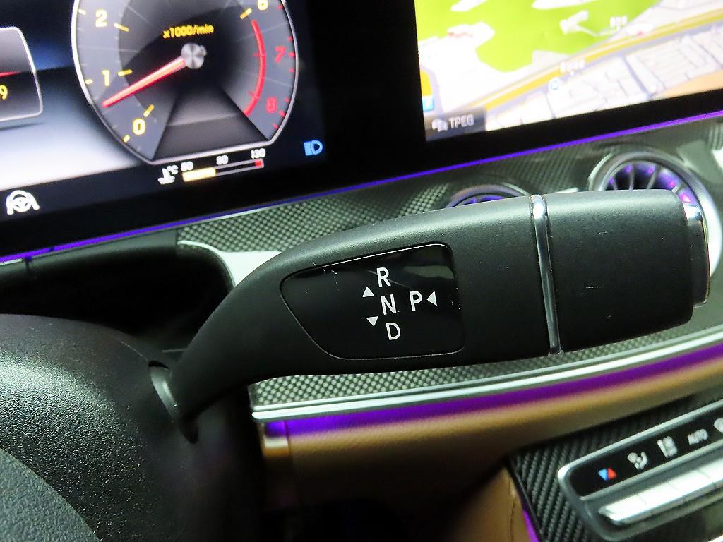 Mercedes Benz E class - Vista 10