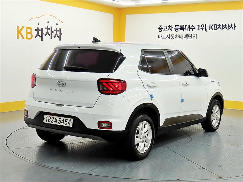 HYUNDAI Venue - Vista 4