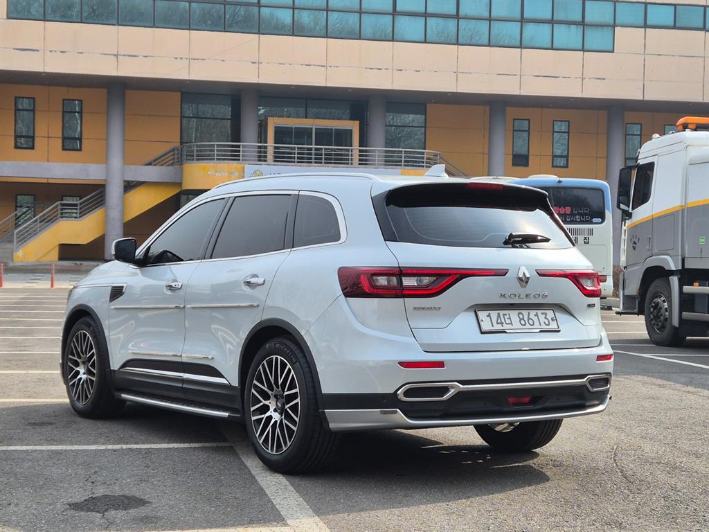 SAMSUNG QM6 - Vista 4