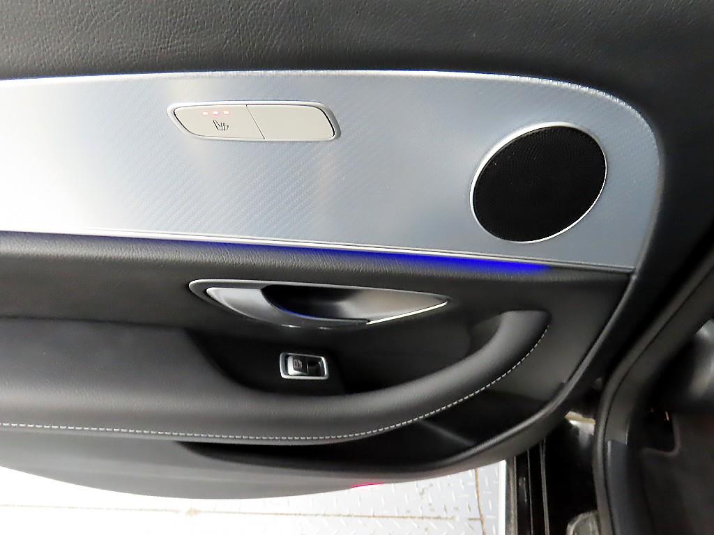 Mercedes Benz E class - Vista 12