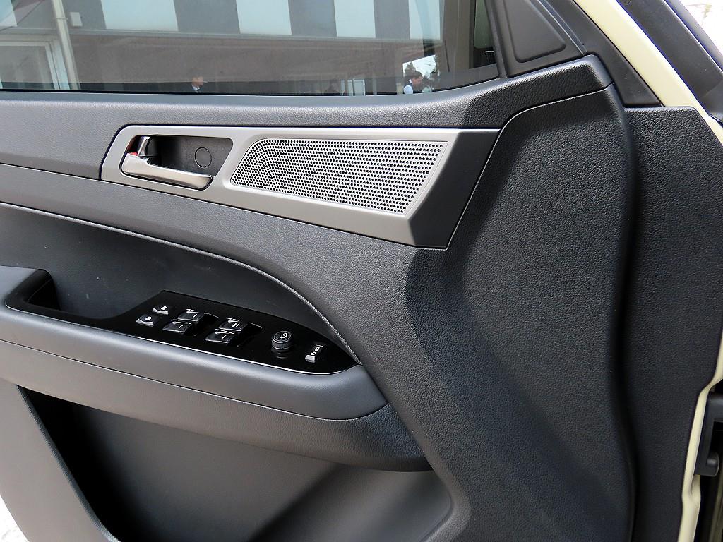 Ssangyong Rexton - Vista 11