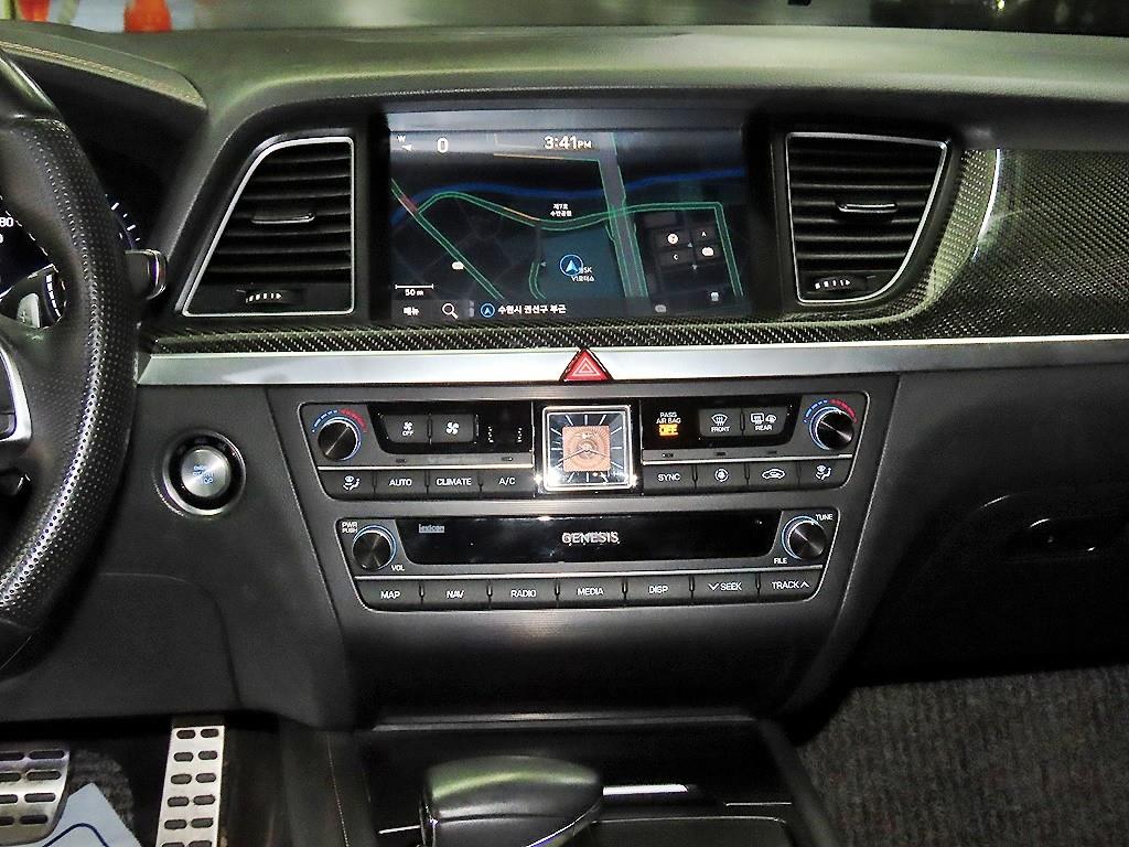 Genesis G80 - Vista 12