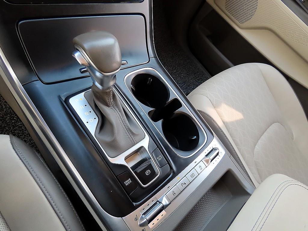 KIA Carnival - Vista 10