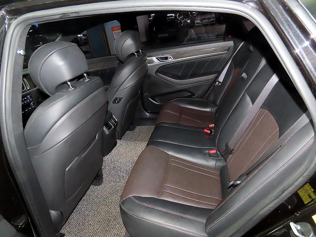 Genesis G80 - Vista 8