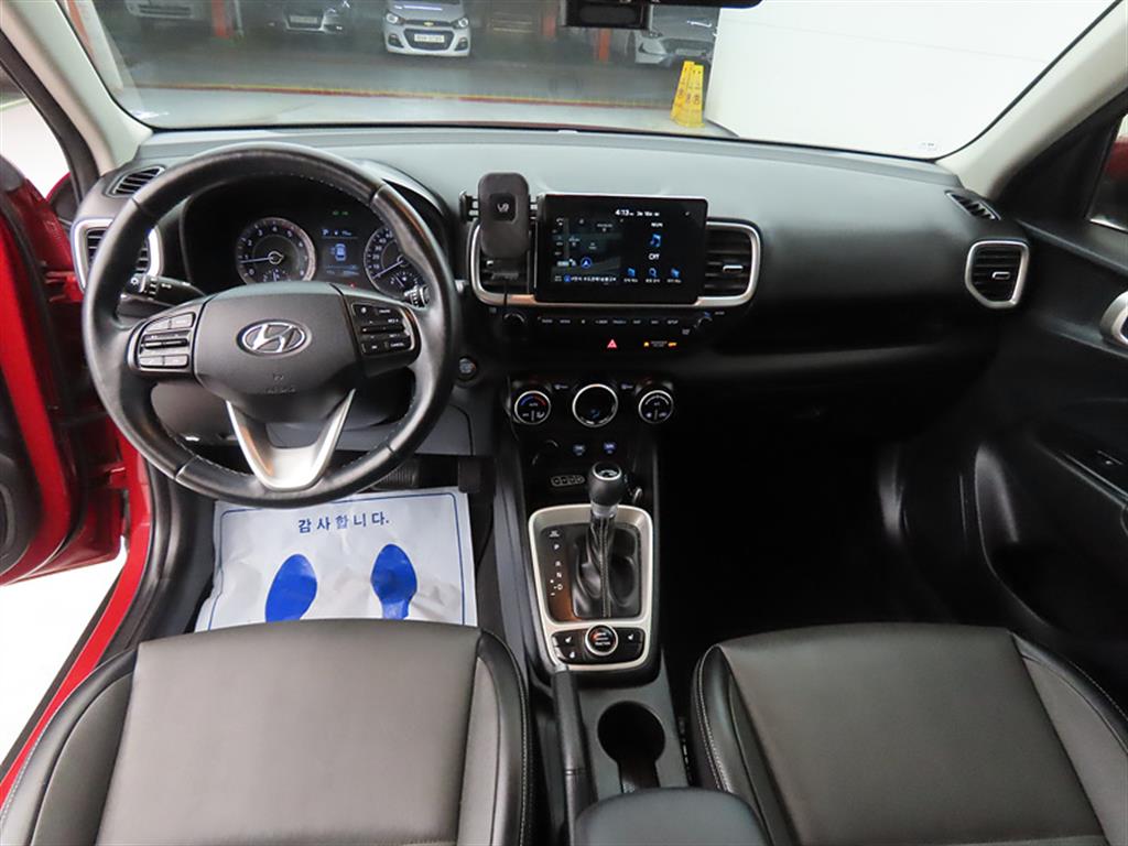 HYUNDAI Venue - Vista 7