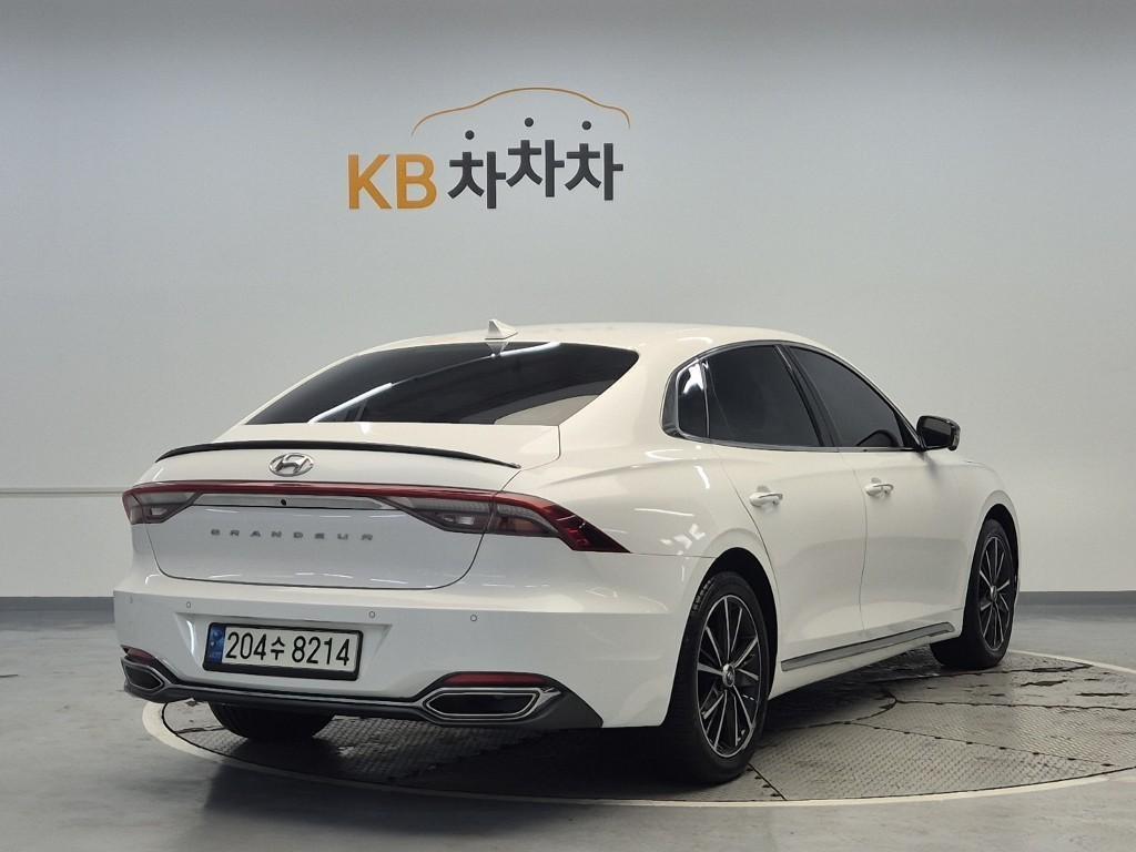 HYUNDAI Grandeur - Vista 4