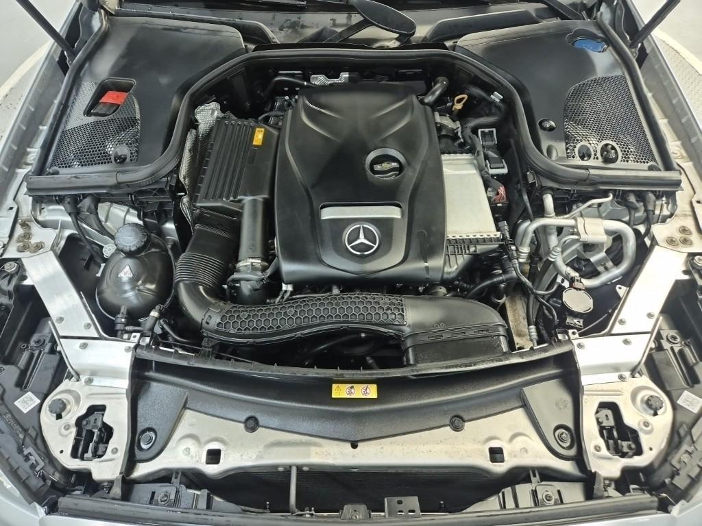 Mercedes Benz E class - Vista 5