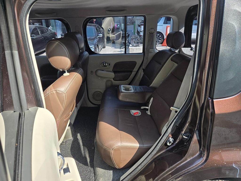 Nissan Cube - Vista 6