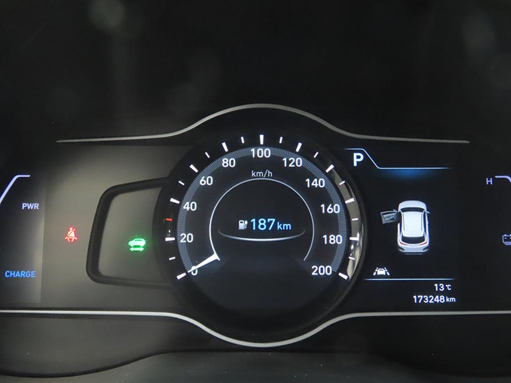 HYUNDAI Kona - Vista 9