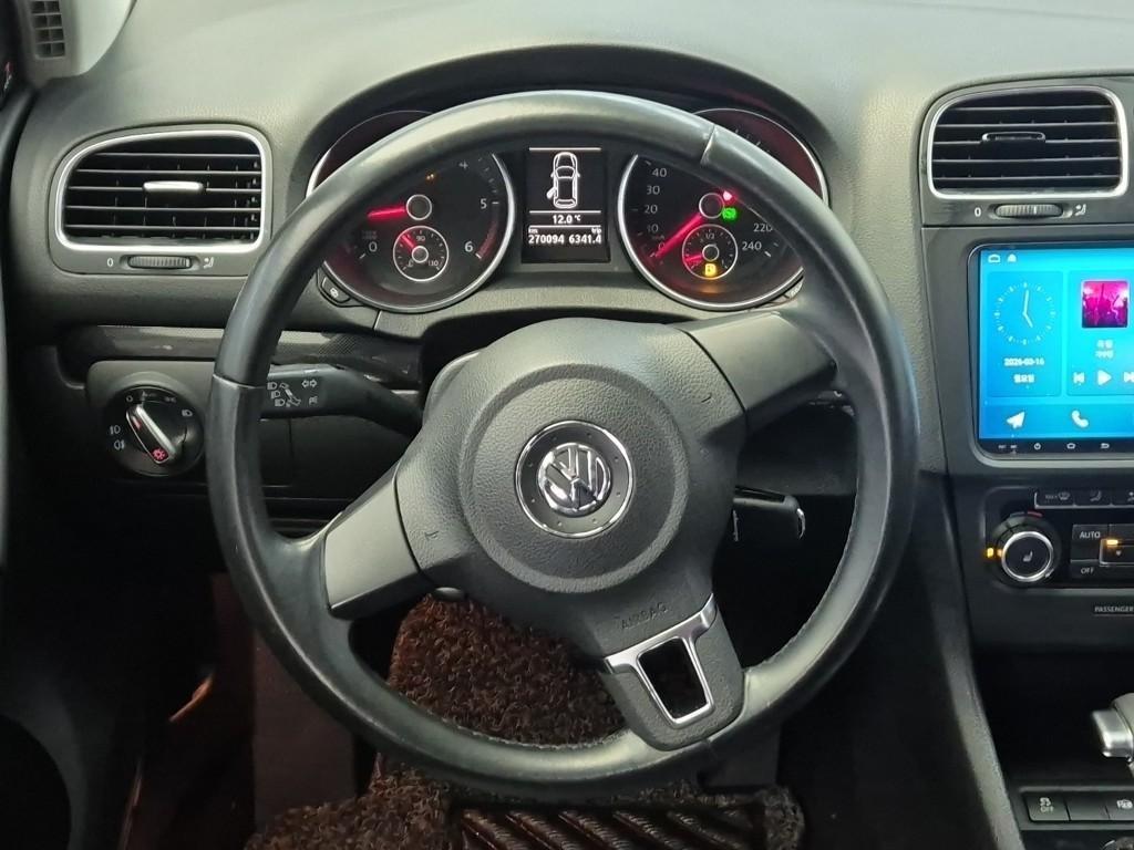 Volkswagen Golf - Vista 9