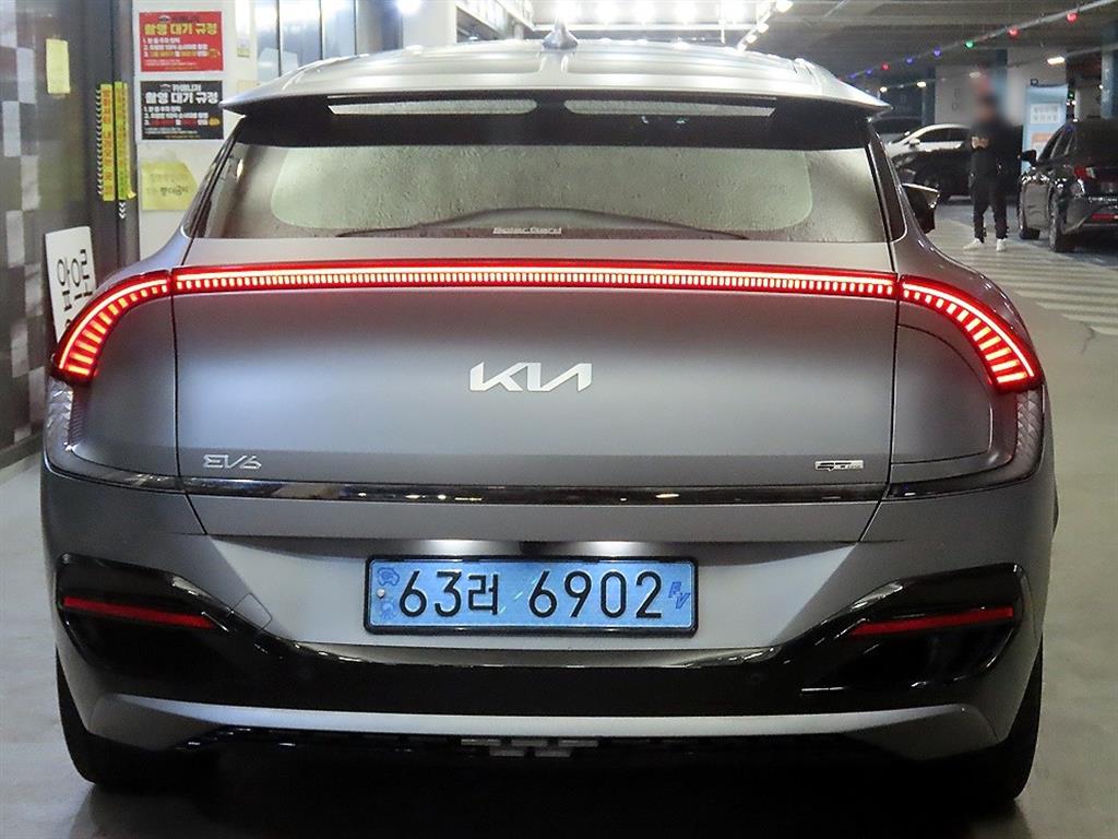KIA EV6 - Vista 4