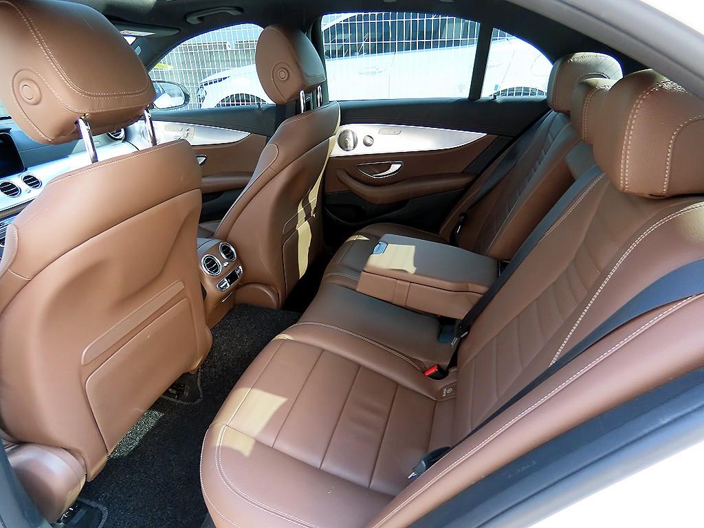 Mercedes Benz E class - Vista 6