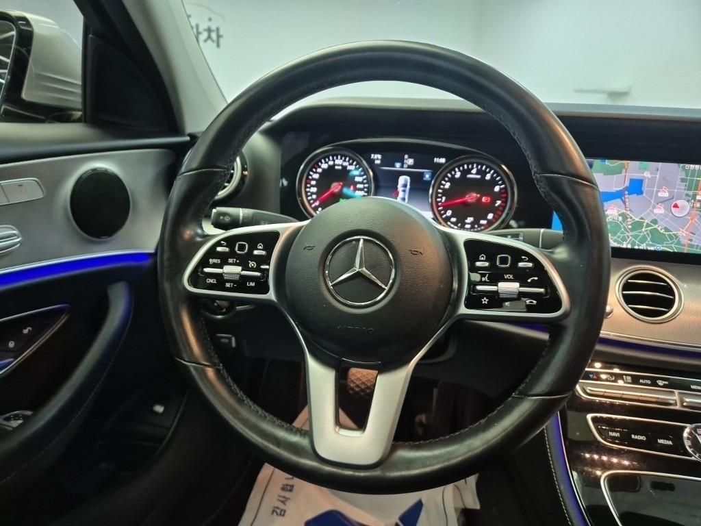 Mercedes Benz E class - Vista 9