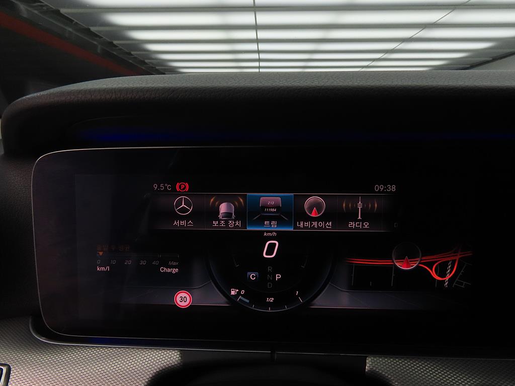 Mercedes Benz E class - Vista 10