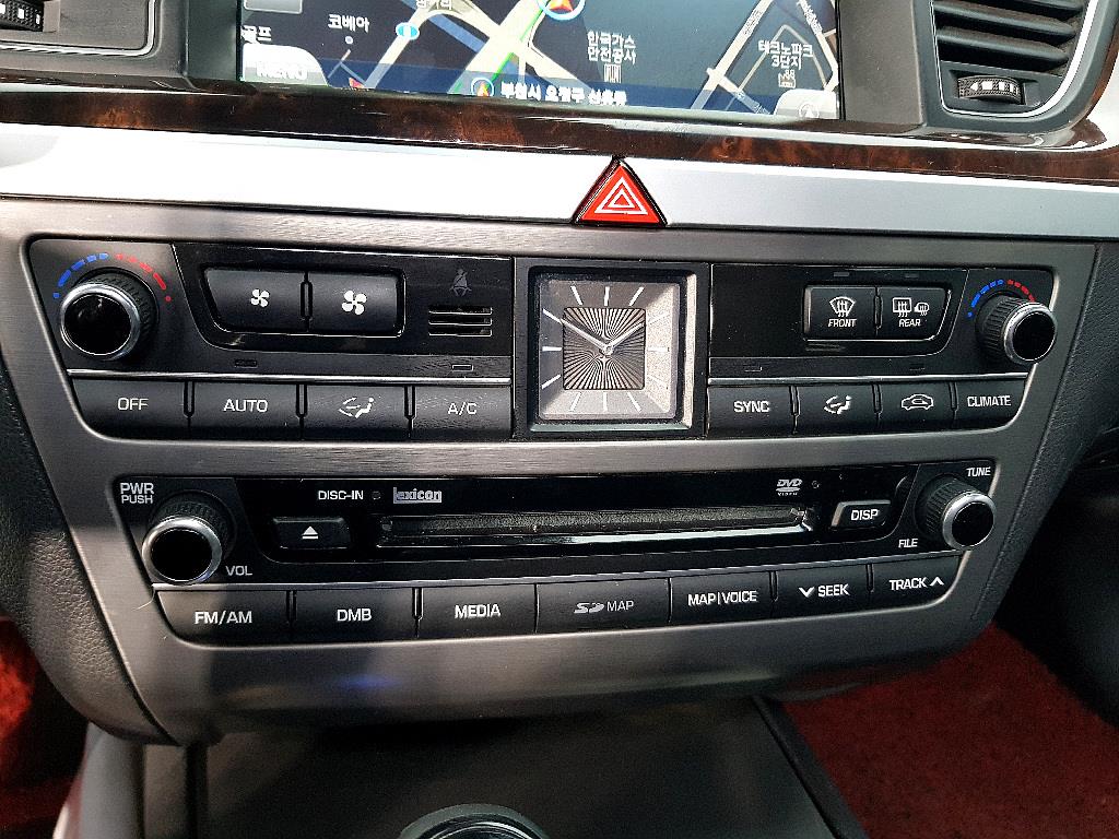 HYUNDAI Genesis - Vista 11