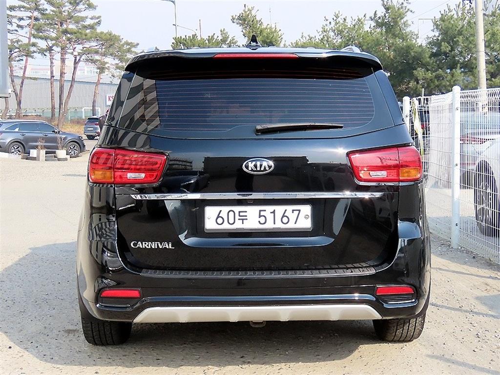 KIA Carnival - Vista 4