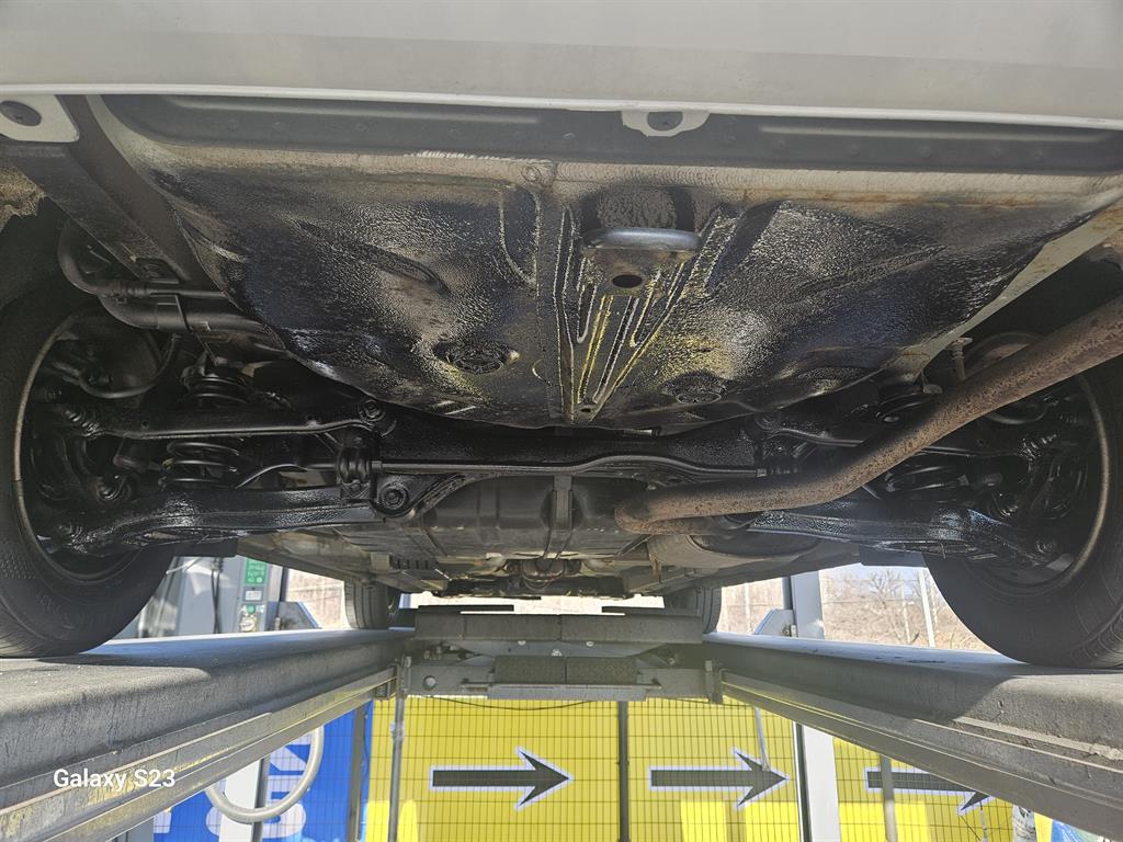 HYUNDAI Avante - Vista 5