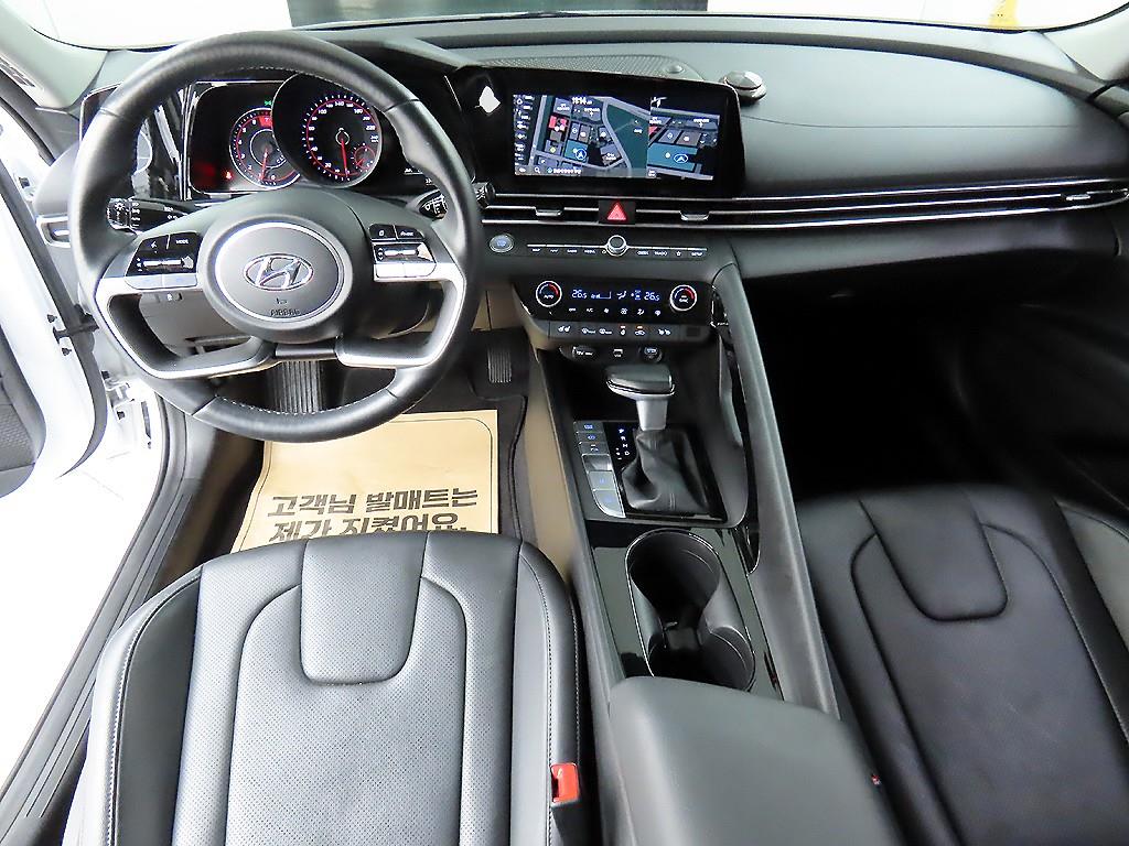 HYUNDAI Avante - Vista 8