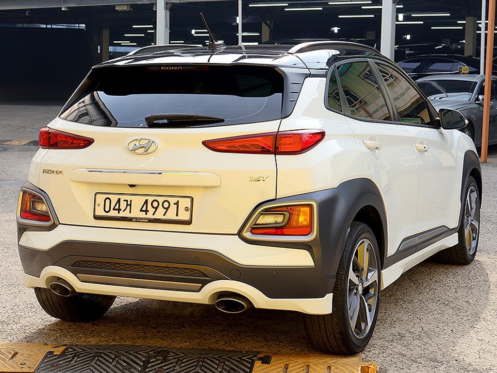 HYUNDAI Kona - Vista 7