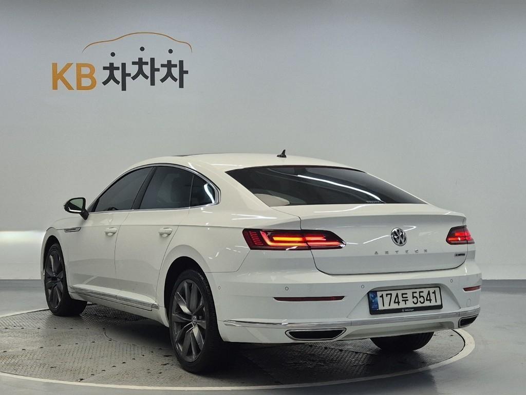 Volkswagen Arteon - Vista 4