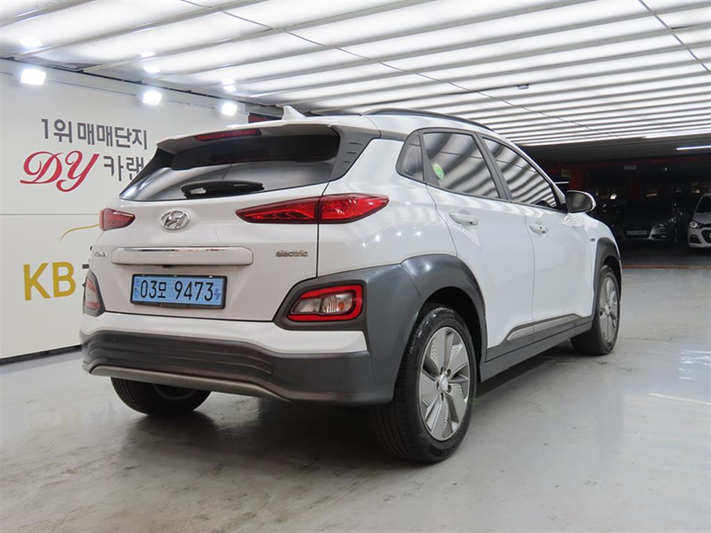 HYUNDAI Kona - Vista 4