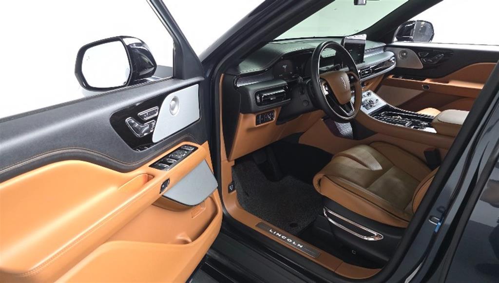 Lincoln Aviator - Vista 11