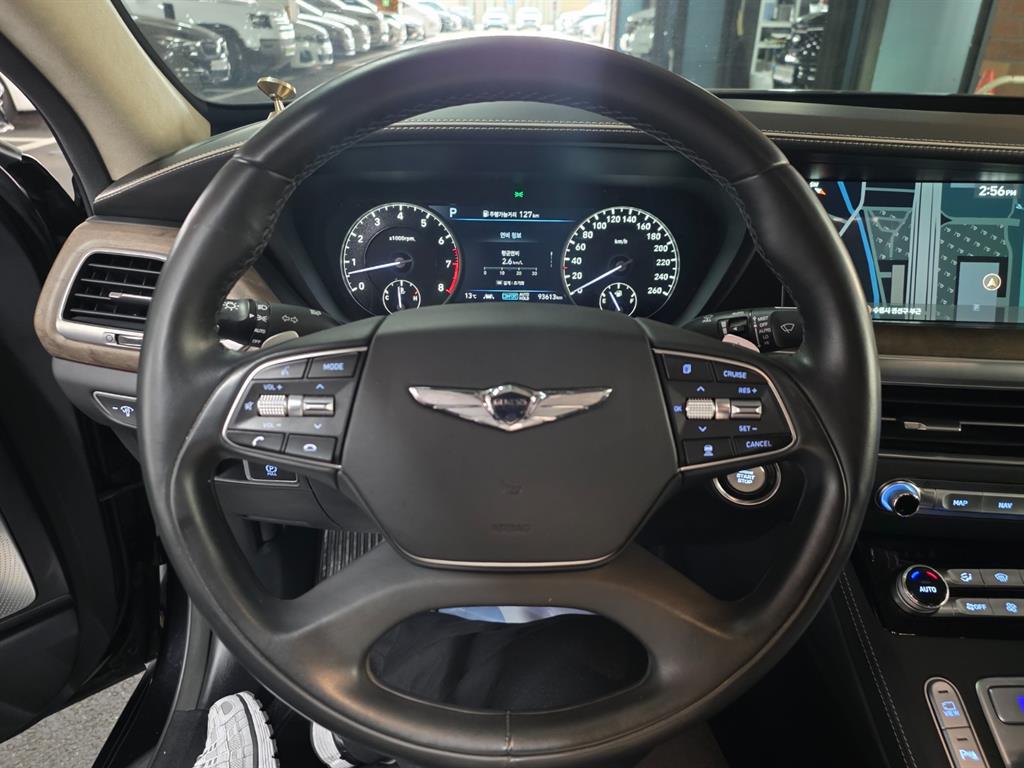 Genesis G90 - Vista 11