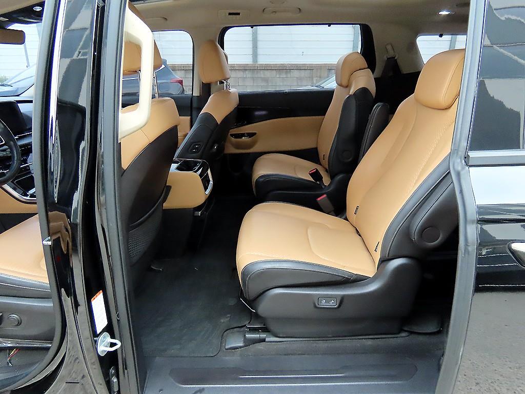 KIA Carnival - Vista 5