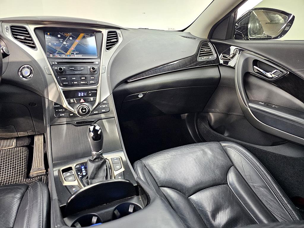 HYUNDAI Grandeur - Vista 9