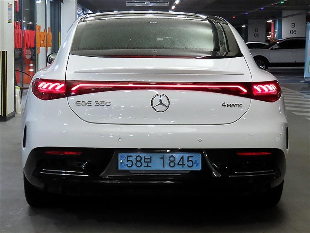 Mercedes Benz EQE - Vista 5