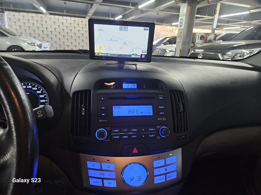 HYUNDAI Avante - Vista 12