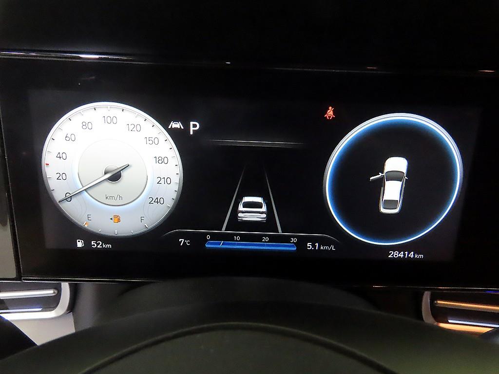 HYUNDAI Avante - Vista 9