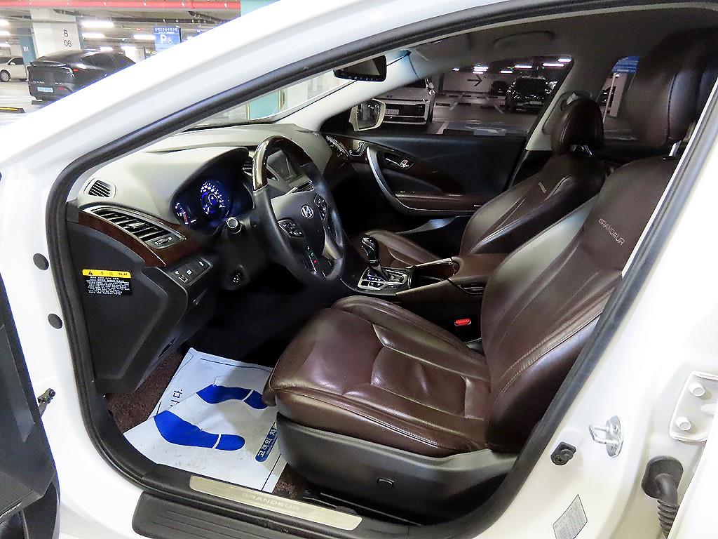 HYUNDAI Grandeur - Vista 6