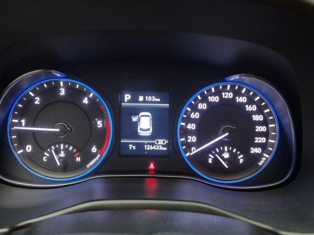 HYUNDAI Kona - Vista 6