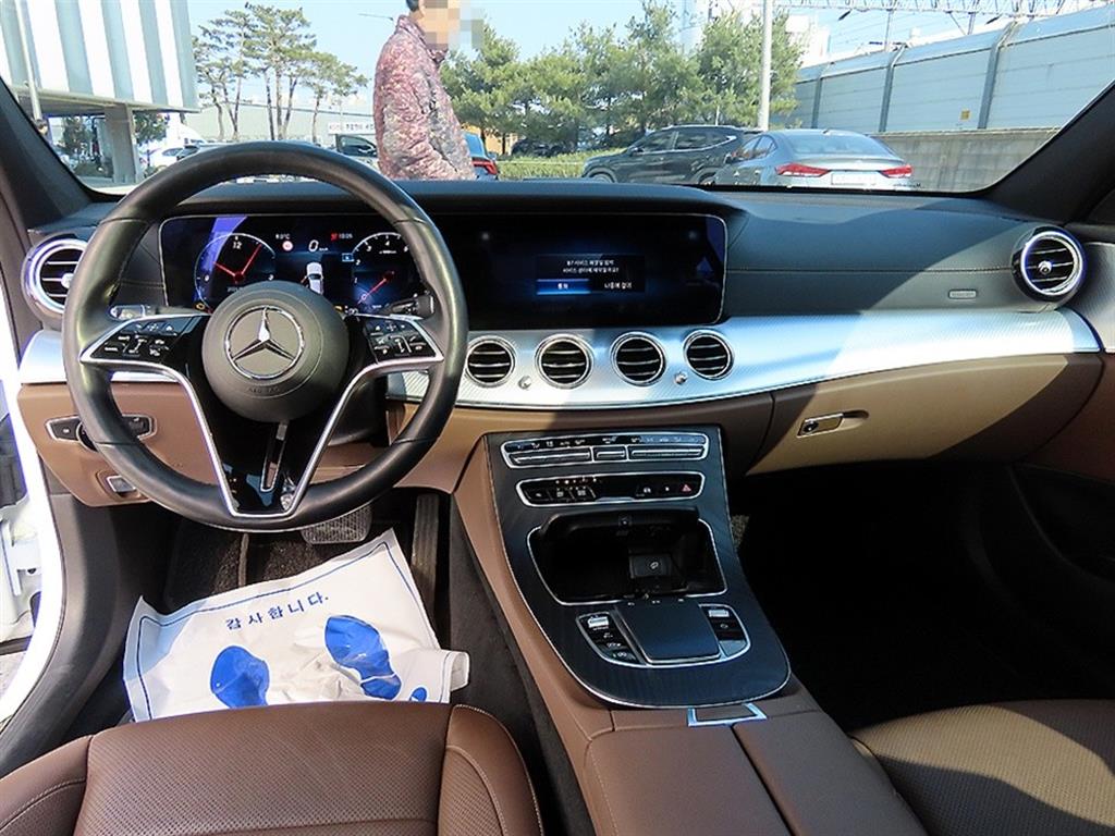 Mercedes Benz E class - Vista 7