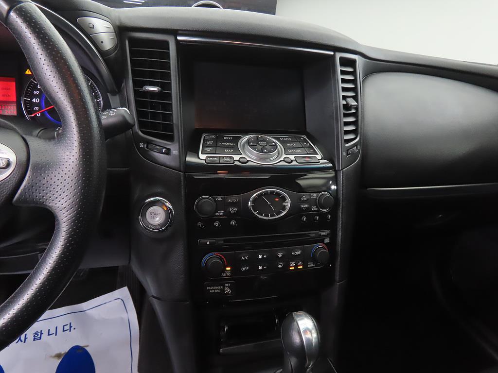 Infiniti FX - Vista 10