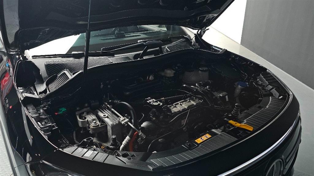 Mercedes Benz EQA - Vista 6