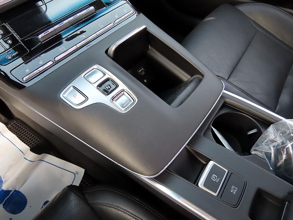 HYUNDAI Grandeur - Vista 10