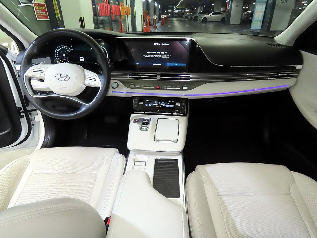 HYUNDAI Grandeur - Vista 10