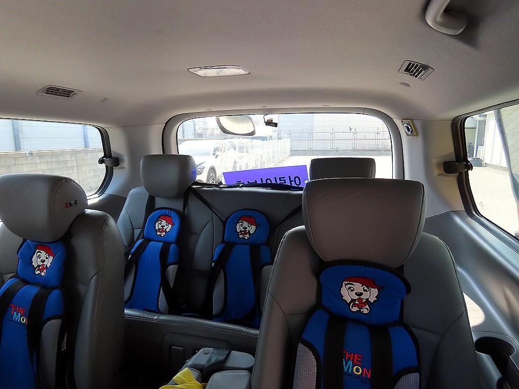 HYUNDAI Starex - Vista 7