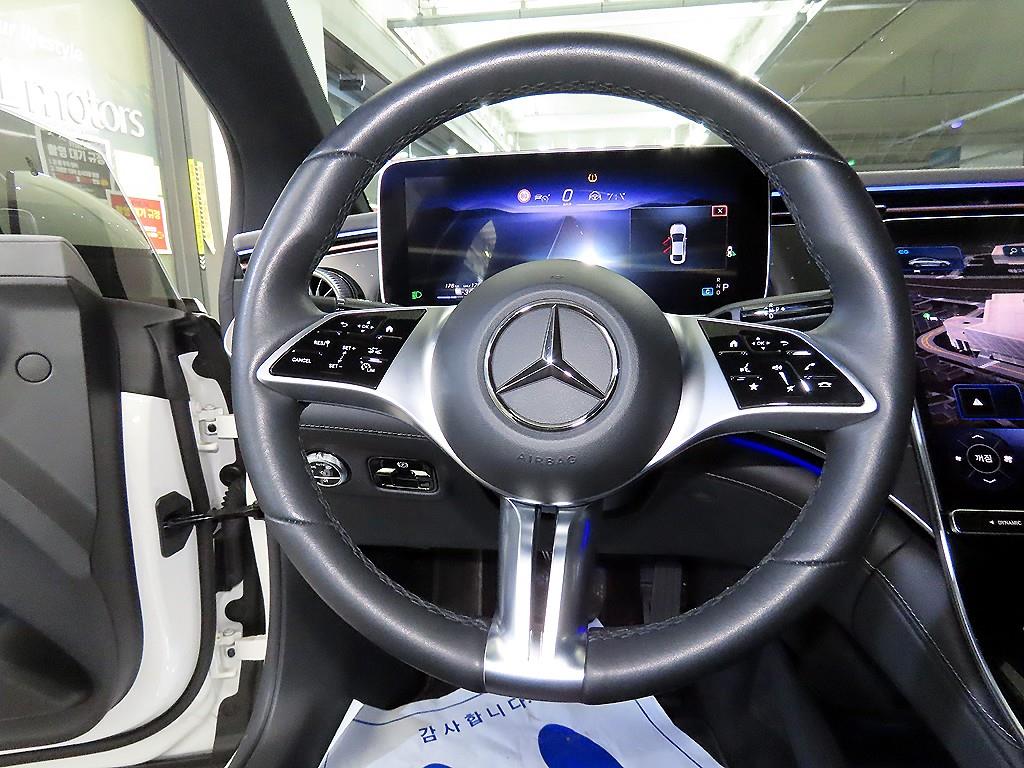 Mercedes Benz EQE - Vista 8