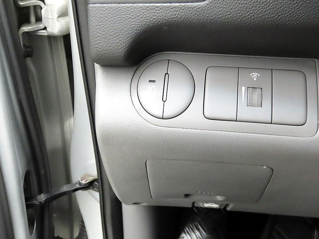 HYUNDAI Starex - Vista 12