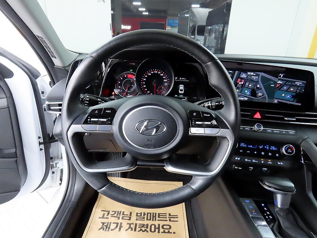 HYUNDAI Avante - Vista 10